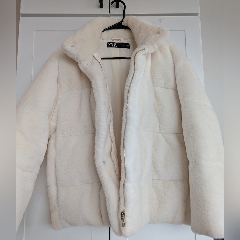 Zara Women's Off-White Teddy Jacket